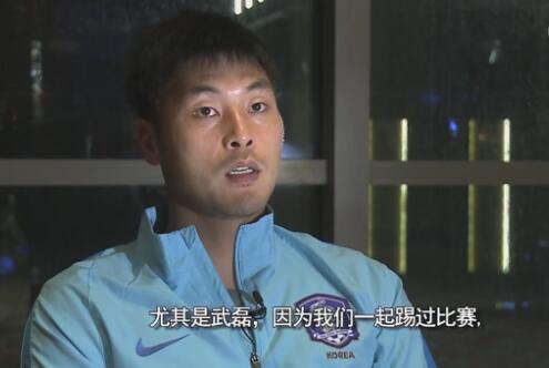 而黑加鎏金色带来的色彩也碰撞出十足的 刘恺威爱抚杨幂长发秀恩爱 唐嫣手缠绷带现身 2013-04-01 3月31日，唐嫣、杨幂、明道受邀参与”明星制片人计划“，进军制片界。