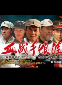 凯特·布兰切特优雅粉色亮相 《蓝色茉莉》将映 2013-07-24 纽约，当地时间7月22日，凯特·布兰切特在现代艺术博物馆MoMA出席了她主演的新片《蓝色茉莉》的首映礼，同时出席的还有该片演员彼得·萨斯加德和亚力克·鲍德温等。